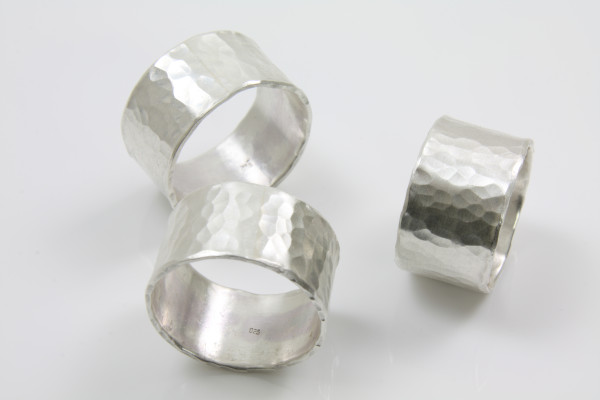 Silberring gehämmert