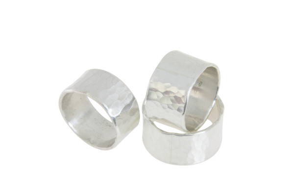 Silberring gehämmert